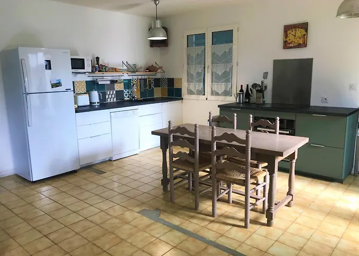 Entre Les Pins Et L'ocean *